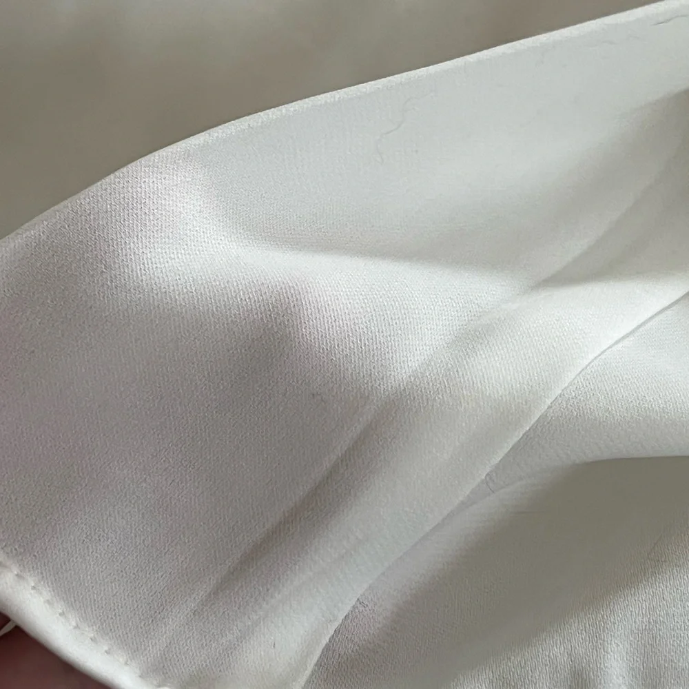 White House Black Market V-Neck Sleeveless White Blouse NWT! - Picture 9 of 11